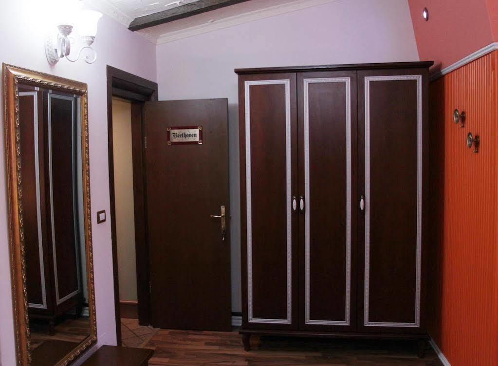 Hotel Boutique Vila Fernando טיראנה מראה חיצוני תמונה